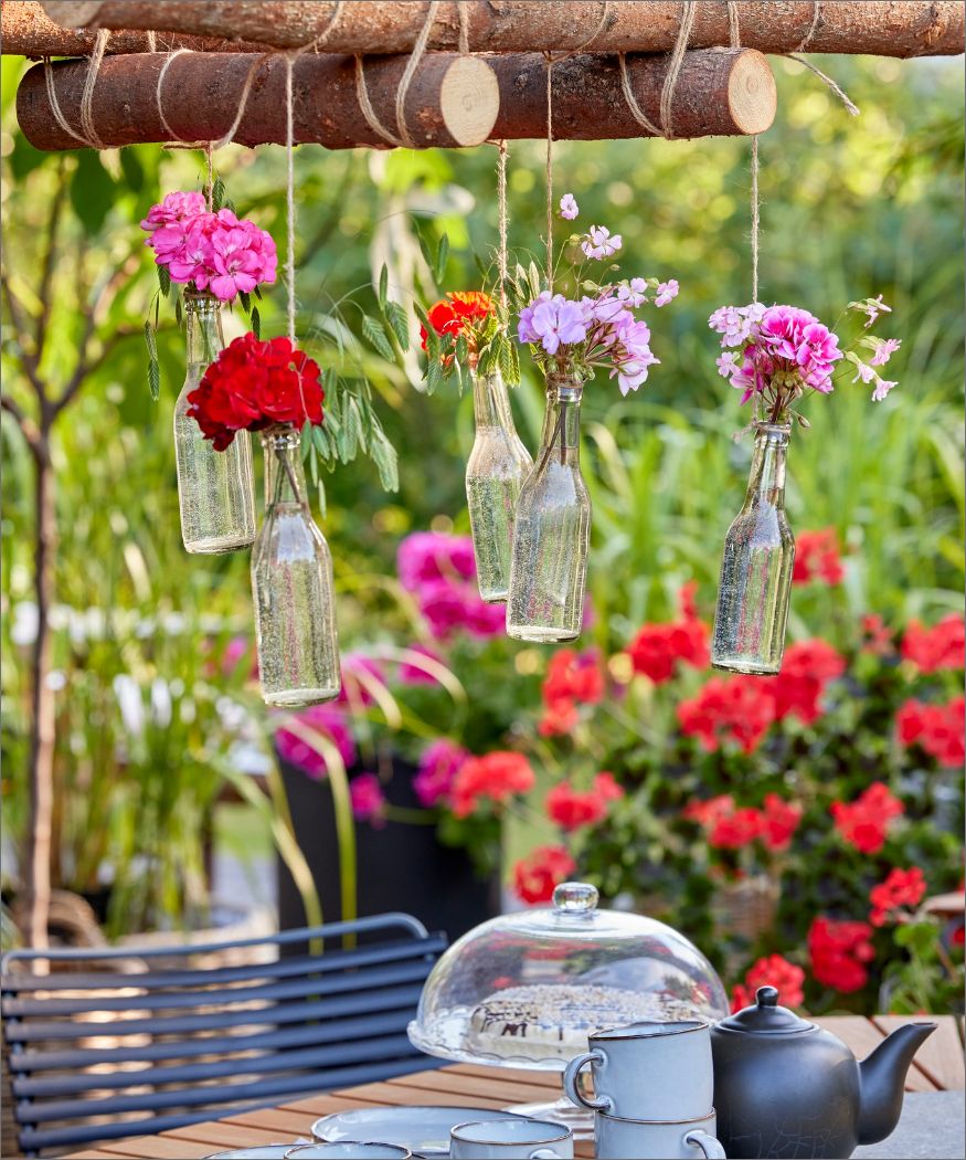 2023_Geraniums_4010_DIY_Ladder_for_Hanging_Flowers_05
